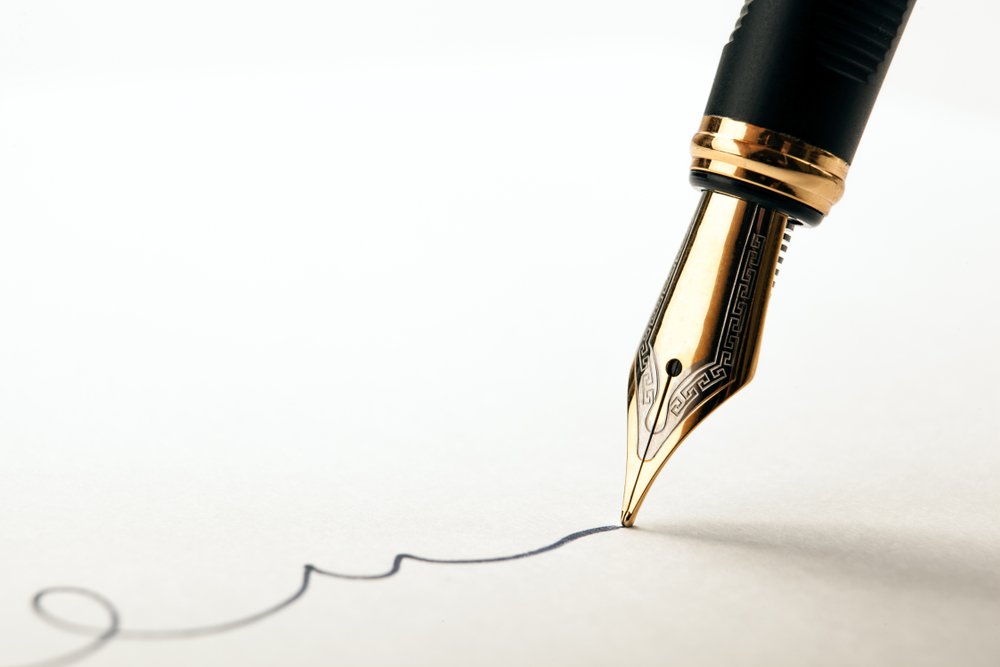 Writing a will with ink pen